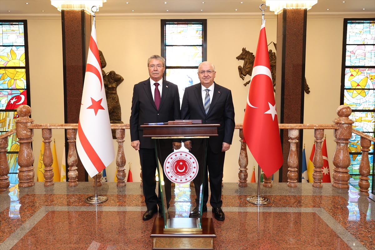 Bakan Güler, KKTC Başbakanı Üstel ile bir araya geldi