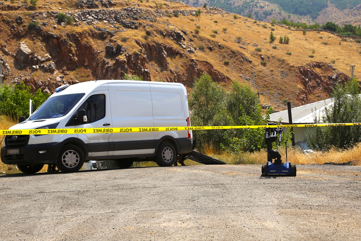 Bomba İmha Uzmanı: Şüpheli Cisme Dokunmayın, Haber Verin