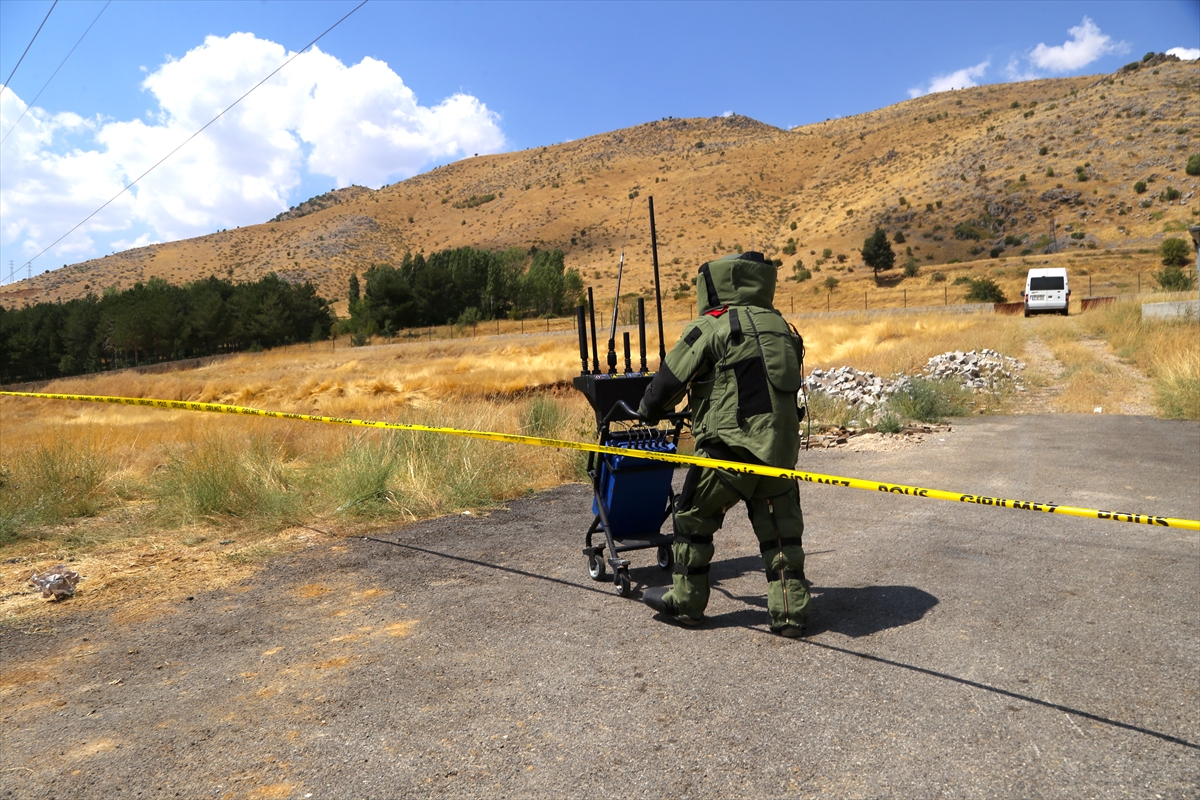 Bomba İmha Uzmanı: Şüpheli Cisme Dokunmayın, Haber Verin