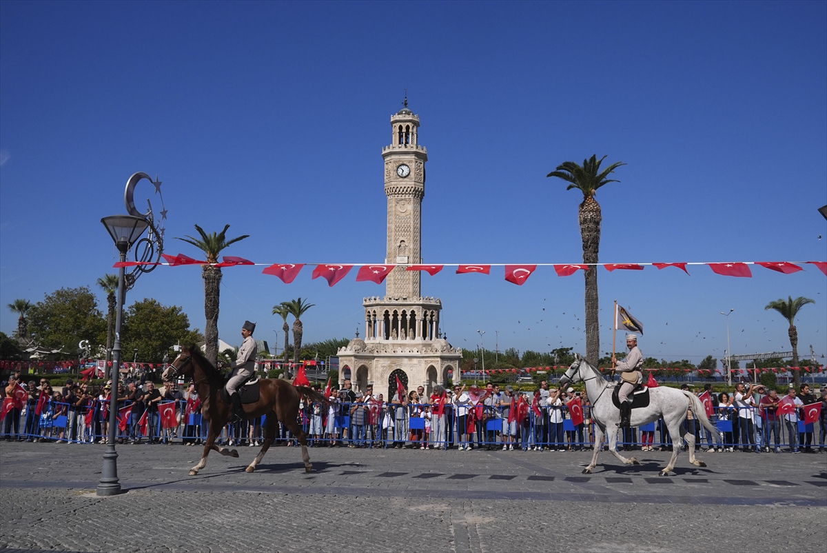 İzmir'in düşman işgalinden kurtuluşunun 104. yıl dönümü kutlanıyor