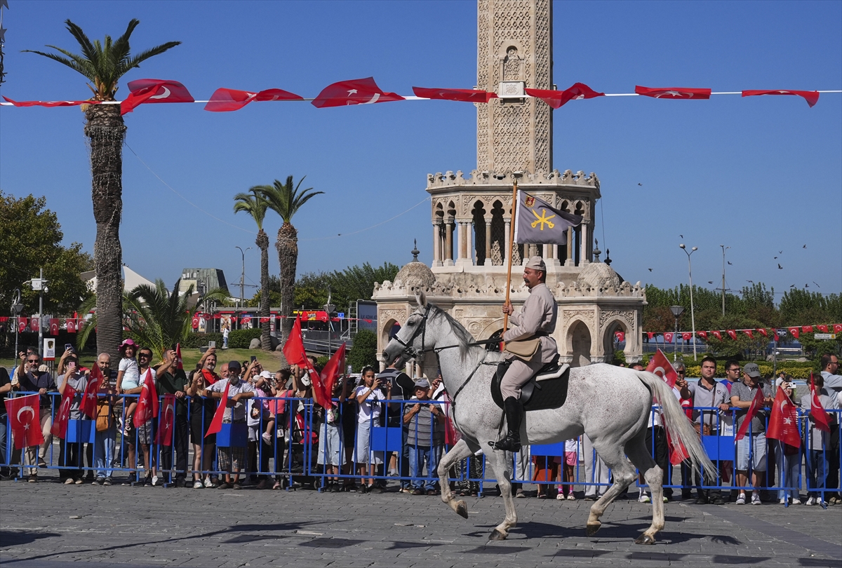 İzmir'in düşman işgalinden kurtuluşunun 104. yıl dönümü kutlanıyor