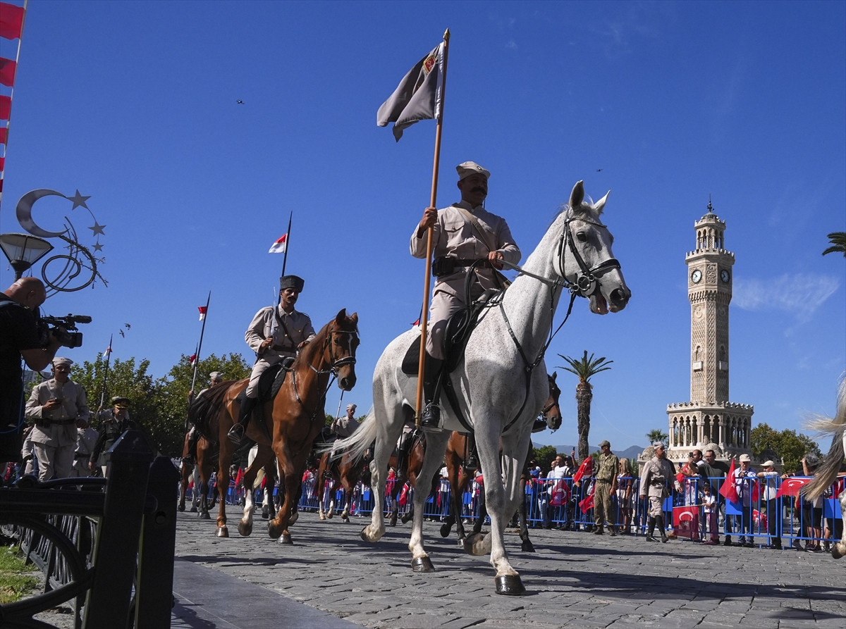 İzmir'in düşman işgalinden kurtuluşunun 104. yıl dönümü kutlanıyor