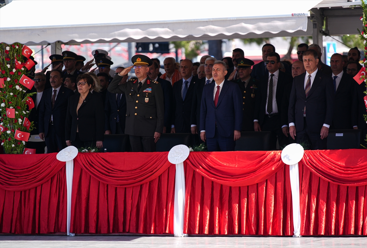 İzmir'in düşman işgalinden kurtuluşunun 104. yıl dönümü kutlanıyor