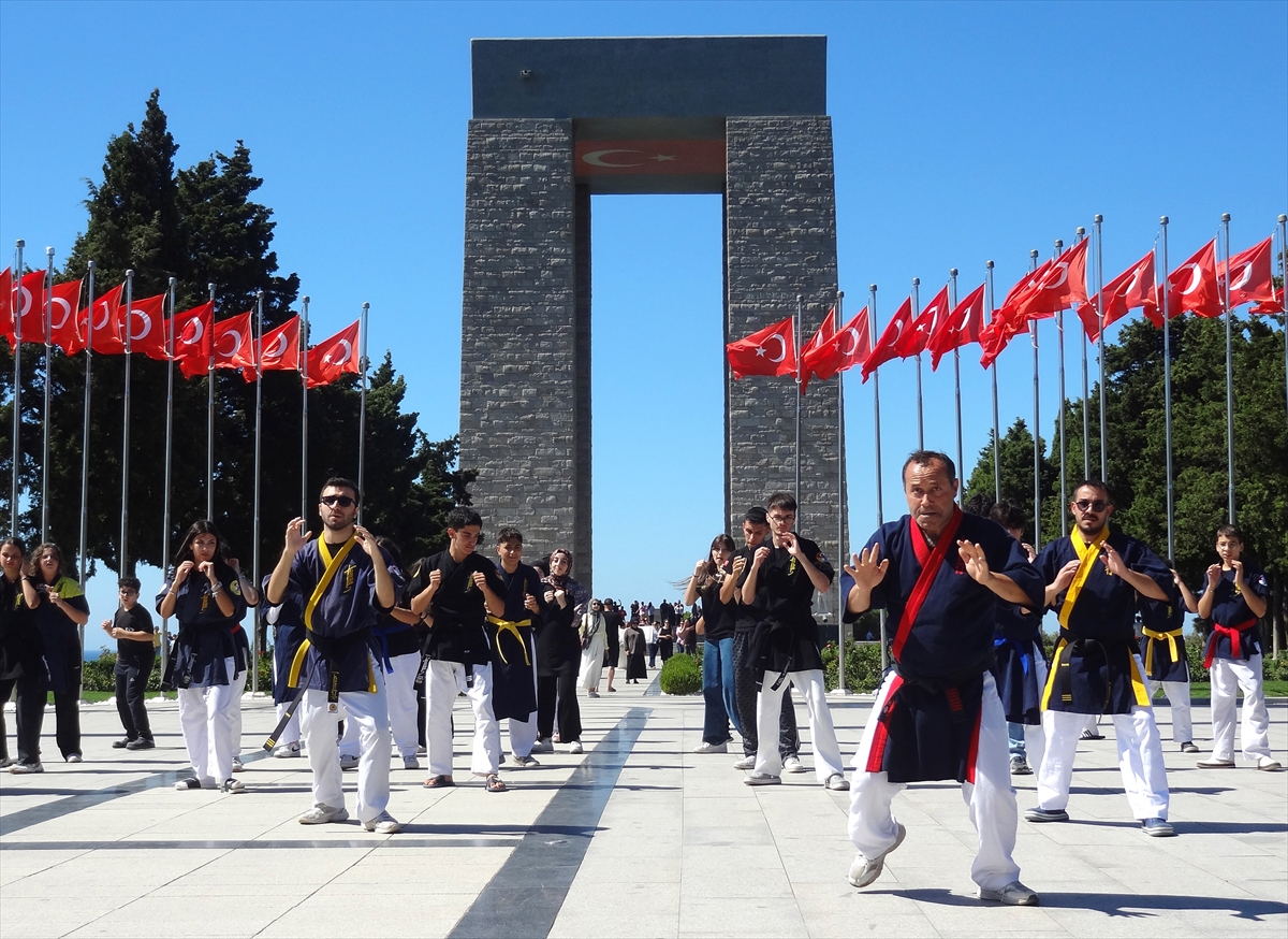 Çanakkale Şehitler Abidesi'nde "sayokan" gösterisi