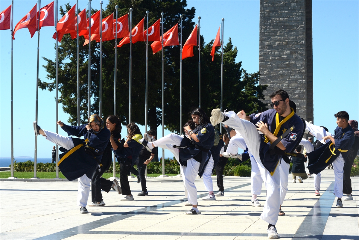 Çanakkale Şehitler Abidesi'nde "sayokan" gösterisi
