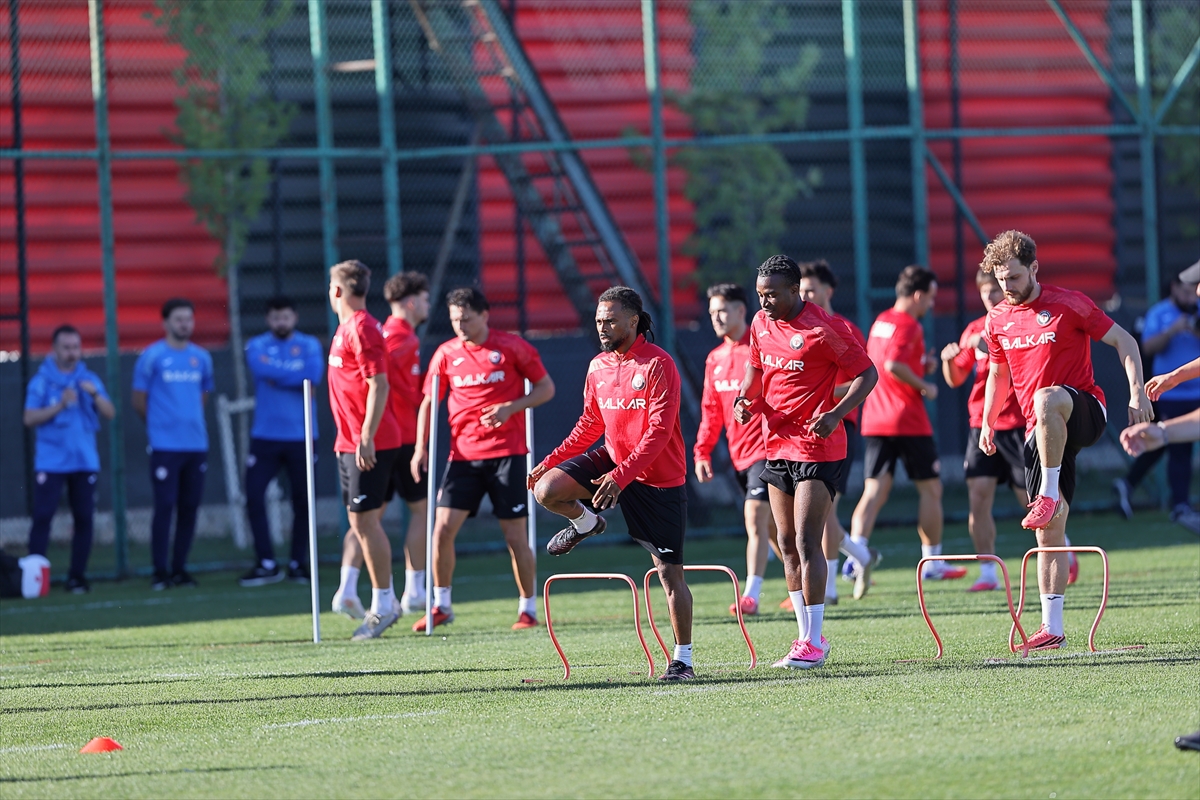 Uğur Uçar: Çorum FK deplasmanda ilk 3 puanı hedefliyor