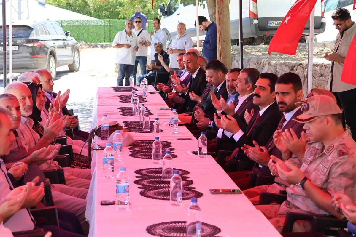 Tunceli: 32 yıl önce şehit edilen 13 sivil anıldı