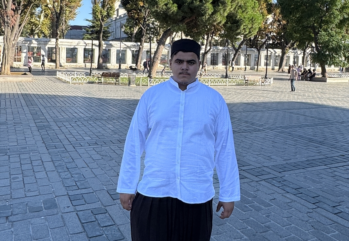 Ali Haydar Erol: Otostopla İstanbul'dan kutsal topraklara