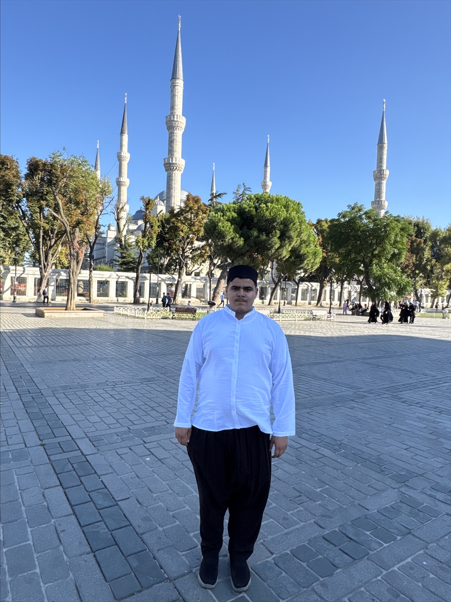 Ali Haydar Erol: Otostopla İstanbul'dan kutsal topraklara