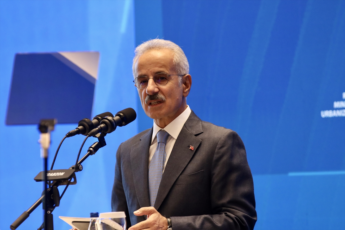 Bakan Uraloğlu: Yeşil limanlar ve denizcilikte dönüşüm öncelik