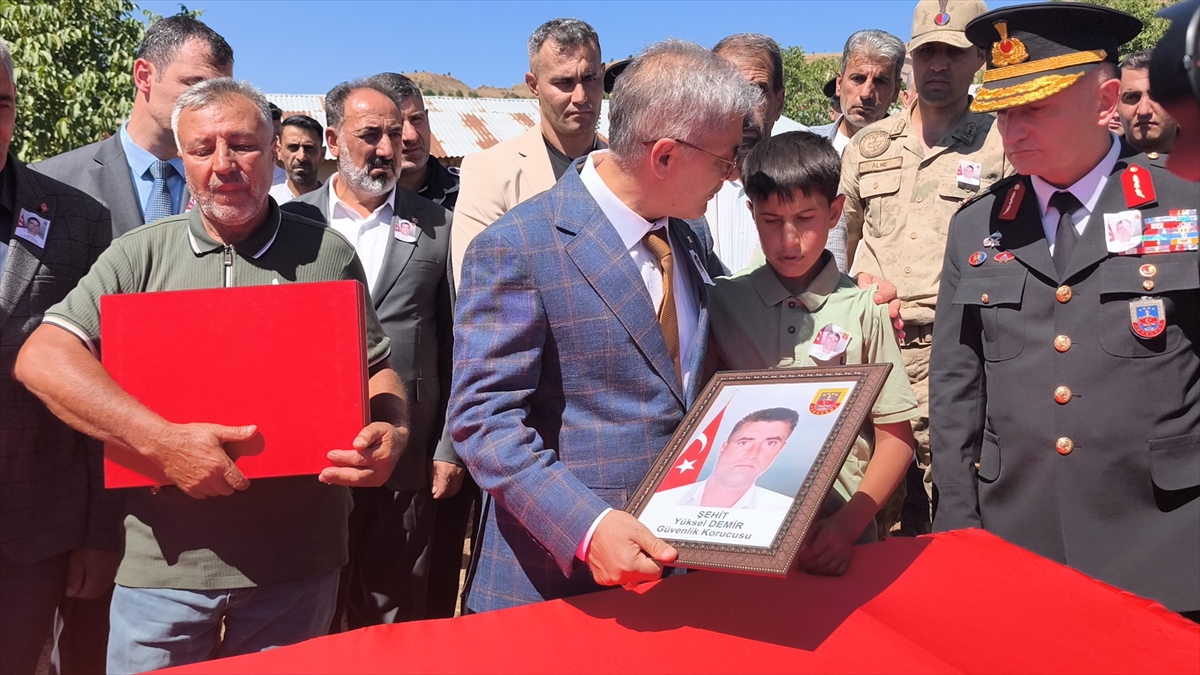 Güvenlik Korucusu Yüksel Demir: Bingöl'de Son Yolculuğuna Uğurlandı