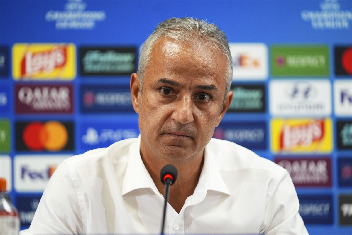 Fenerbahçe'de teknik direktör İsmail Kartal istifa etti