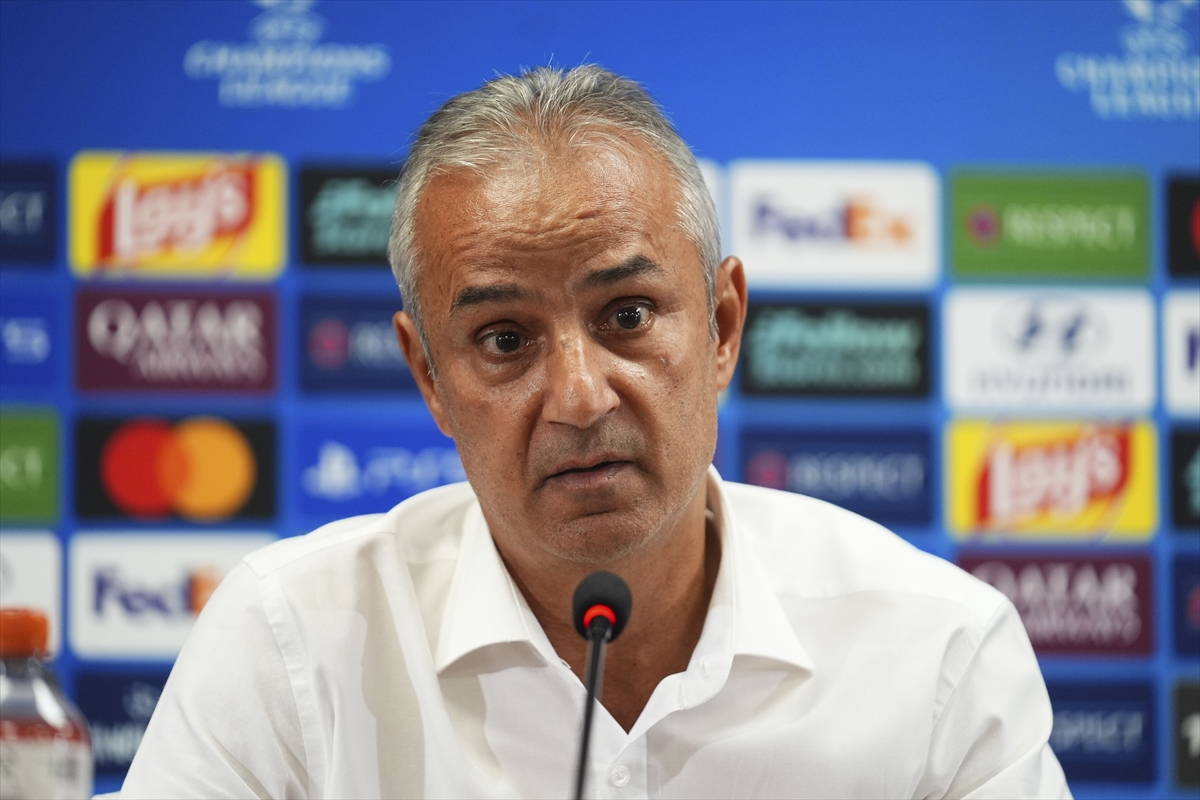 Fenerbahçe'de teknik direktör İsmail Kartal istifa etti