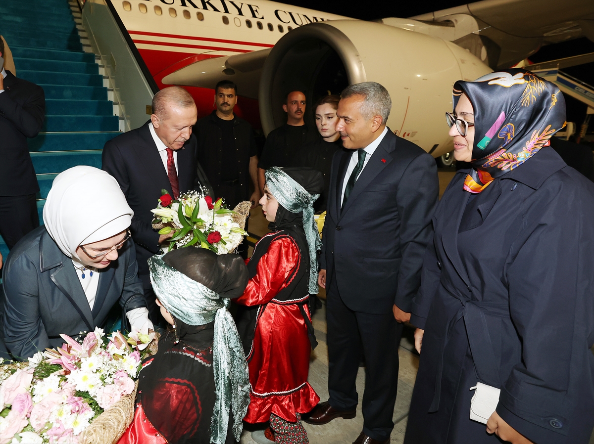 Cumhurbaşkanı Erdoğan, memleketi Rize'nin Güneysu ilçesinde vatandaşlara hitap etti: