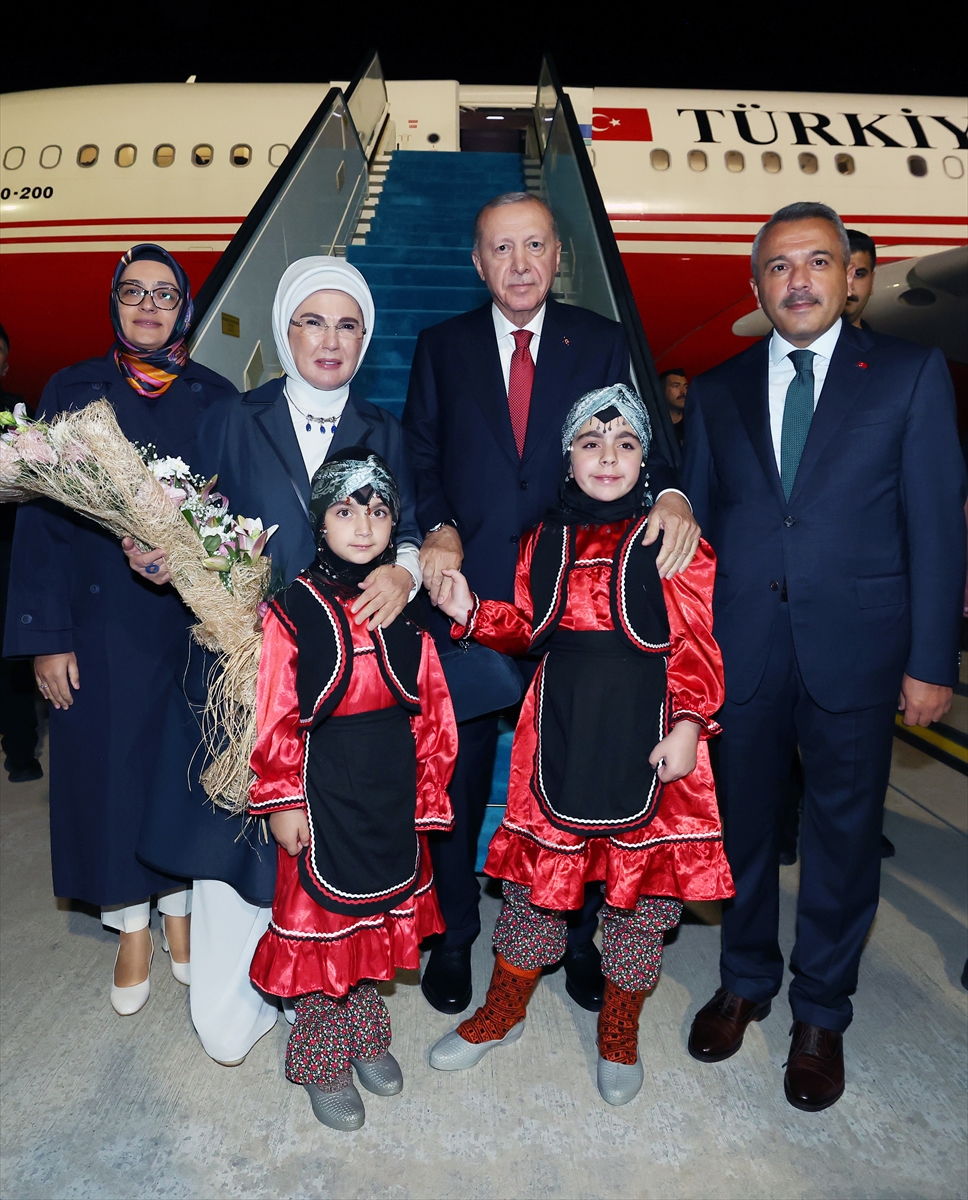 Cumhurbaşkanı Erdoğan, memleketi Rize'nin Güneysu ilçesinde vatandaşlara hitap etti: