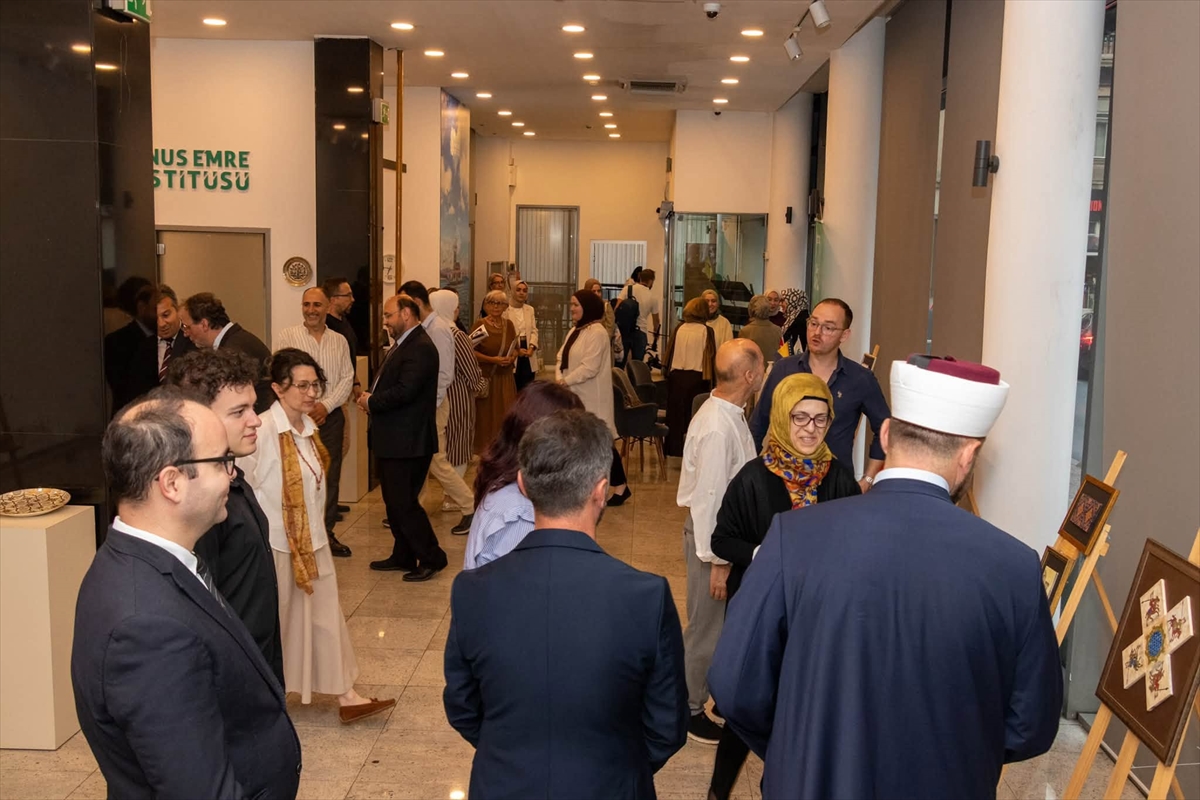 Bosna Hersek'te 'Buhurdan Buhara' çini sergisi sanatseverleri ağırlıyor