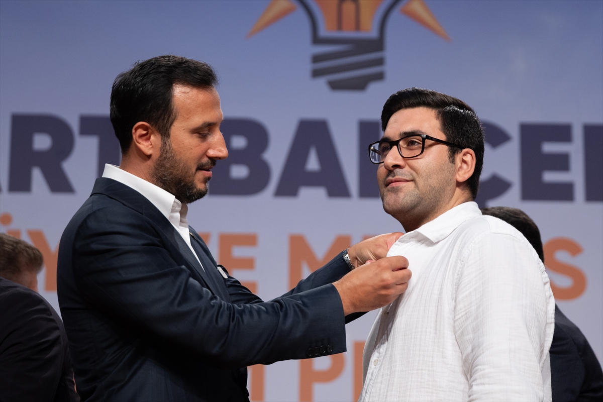 Bahçelievler'de 3 CHP'li Meclis Üyesi AK Parti'ye Katıldı