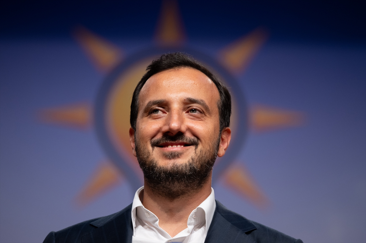 Bahçelievler'de 3 CHP'li Meclis Üyesi AK Parti'ye Katıldı