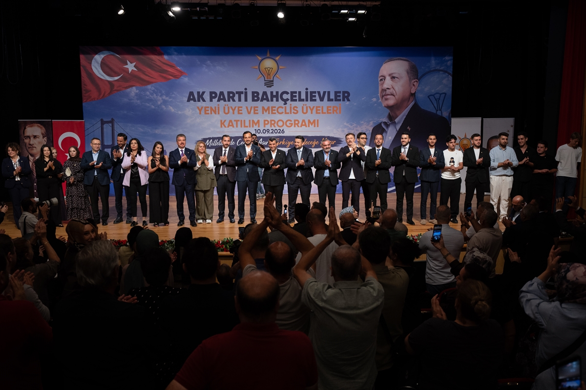 Bahçelievler'de 3 CHP'li Meclis Üyesi AK Parti'ye Katıldı