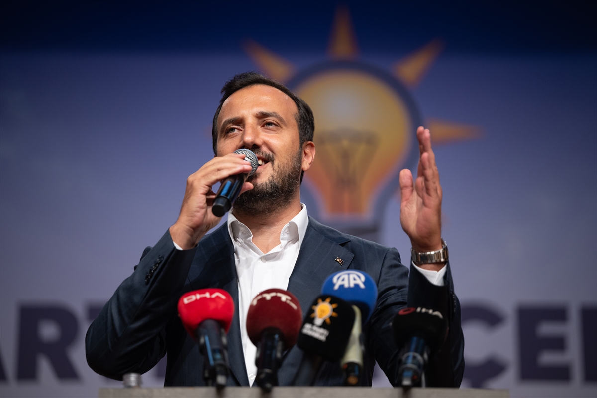 Bahçelievler'de 3 CHP'li Meclis Üyesi AK Parti'ye Katıldı