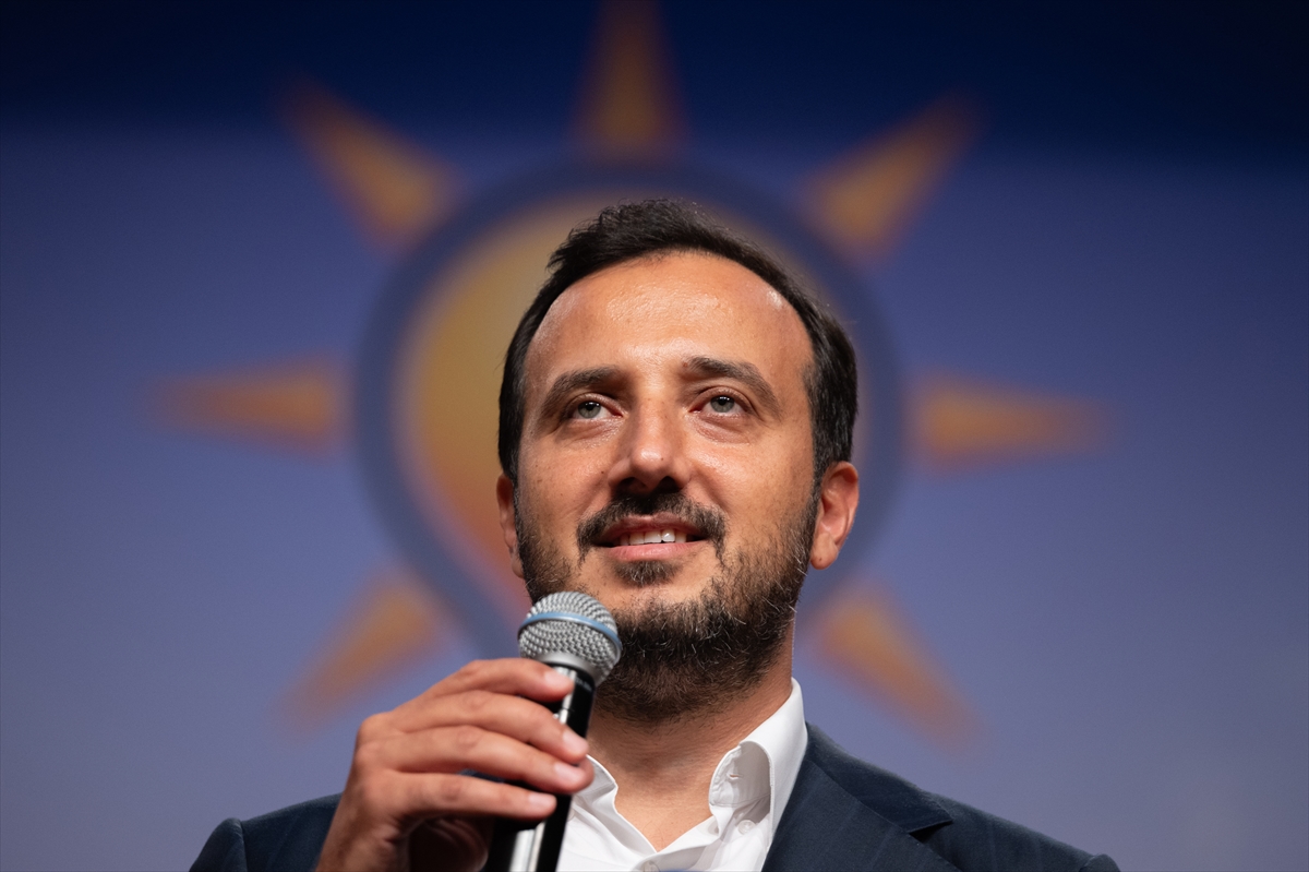 Bahçelievler'de 3 CHP'li Meclis Üyesi AK Parti'ye Katıldı