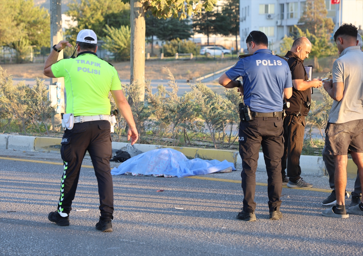 Denizli'de otomobilin çarptığı motosiklet sürücüsü öldü