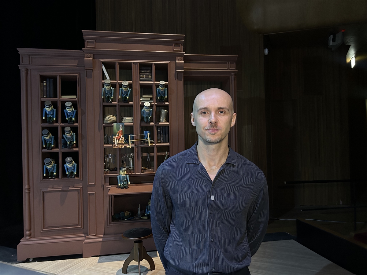 Pavel Glukhov: Fındıkkıran bir masal değil, savaşın acısı