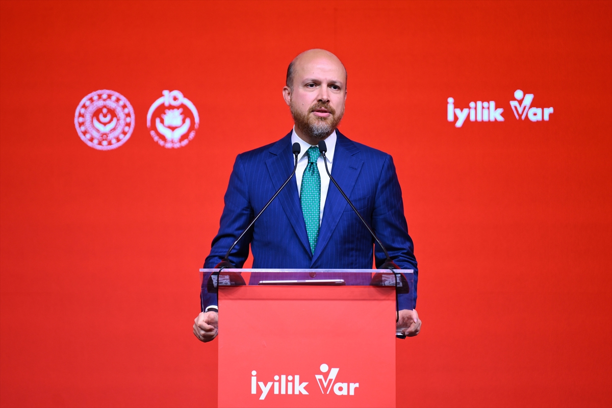 Bilal Erdoğan: Kötülük haberleri sansürlenmeli, 16 yaş altına yasak