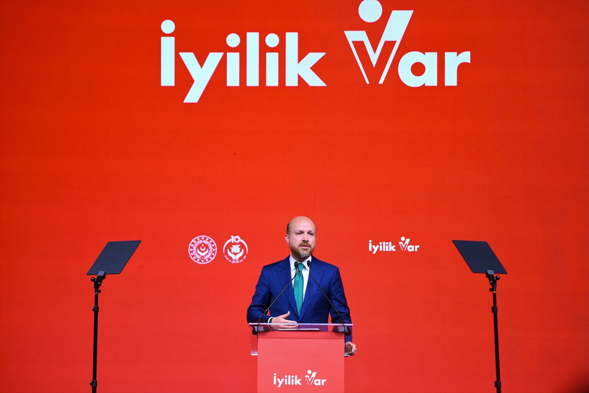 Bilal Erdoğan: Kötülük haberleri sansürlenmeli, 16 yaş altına yasak