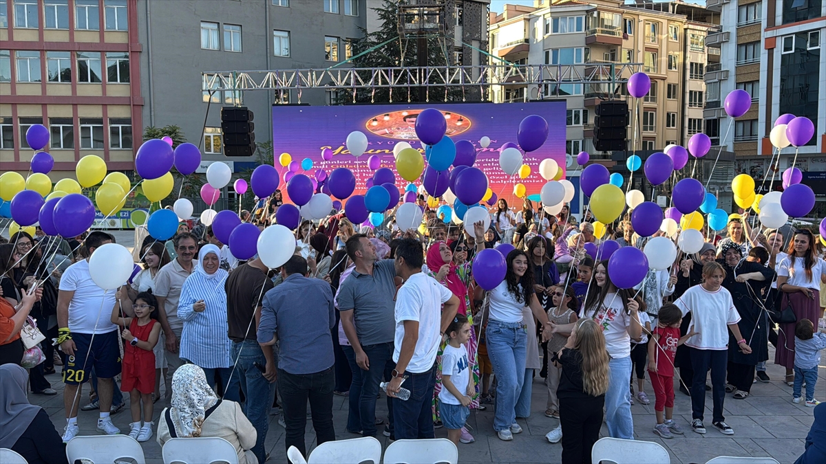 Afyonkarahisar'da Gülsüm Efsa: Lösemi zaferi balonlarla kutlandı