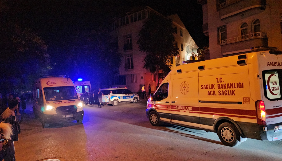 Çorum'da apartman yangını: 2'si çocuk 7 kişi etkilendi