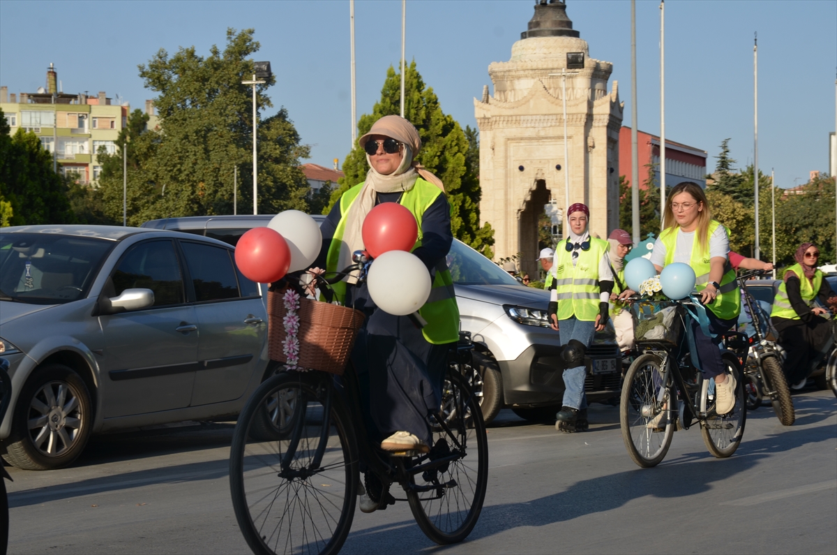 Konya Bisikletli Kadınlar: Otomobilsiz Kentler Günü'ne dikkat çekildi