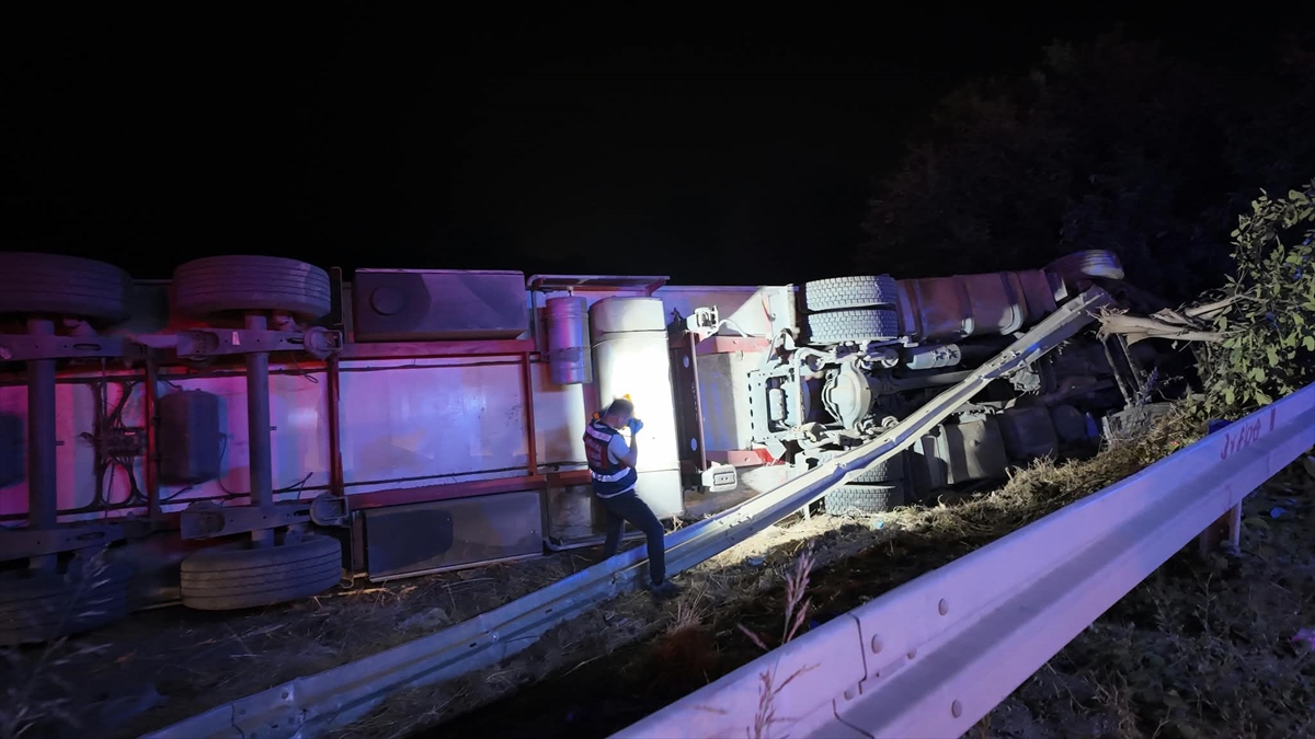 Bursa'da 2 kişinin ölümüne neden olduğu iddia edilen tır sürücüsü tutuklandı