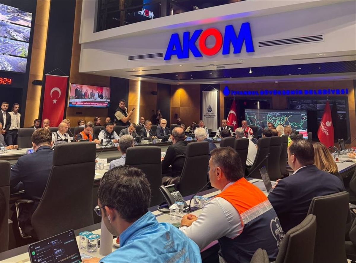 İBB Başkanvekili Aslan, İstanbul'da yeni eğitim-öğretim yılında alınan tedbirleri AKOM'da anlattı