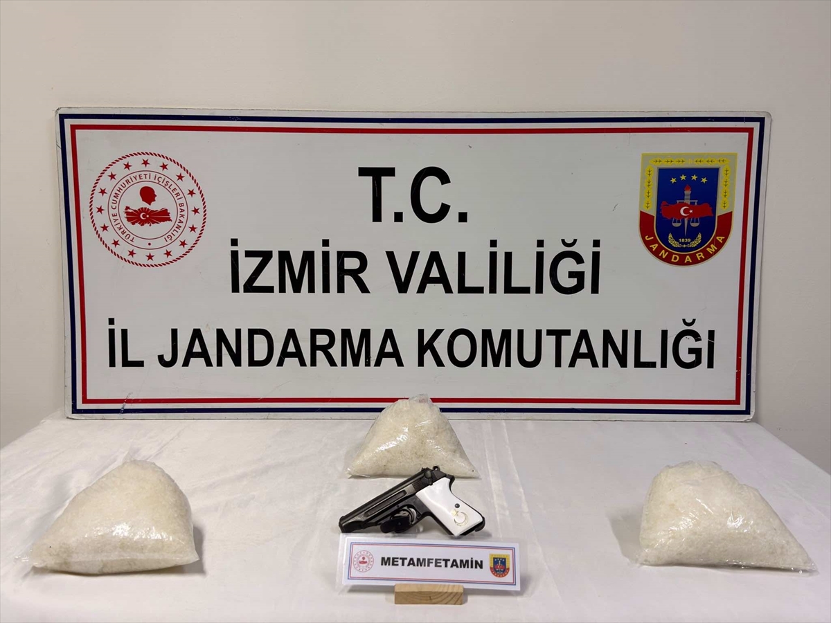 İzmir Bayındır'da uyuşturucu operasyonu: 3 kg ele geçirildi