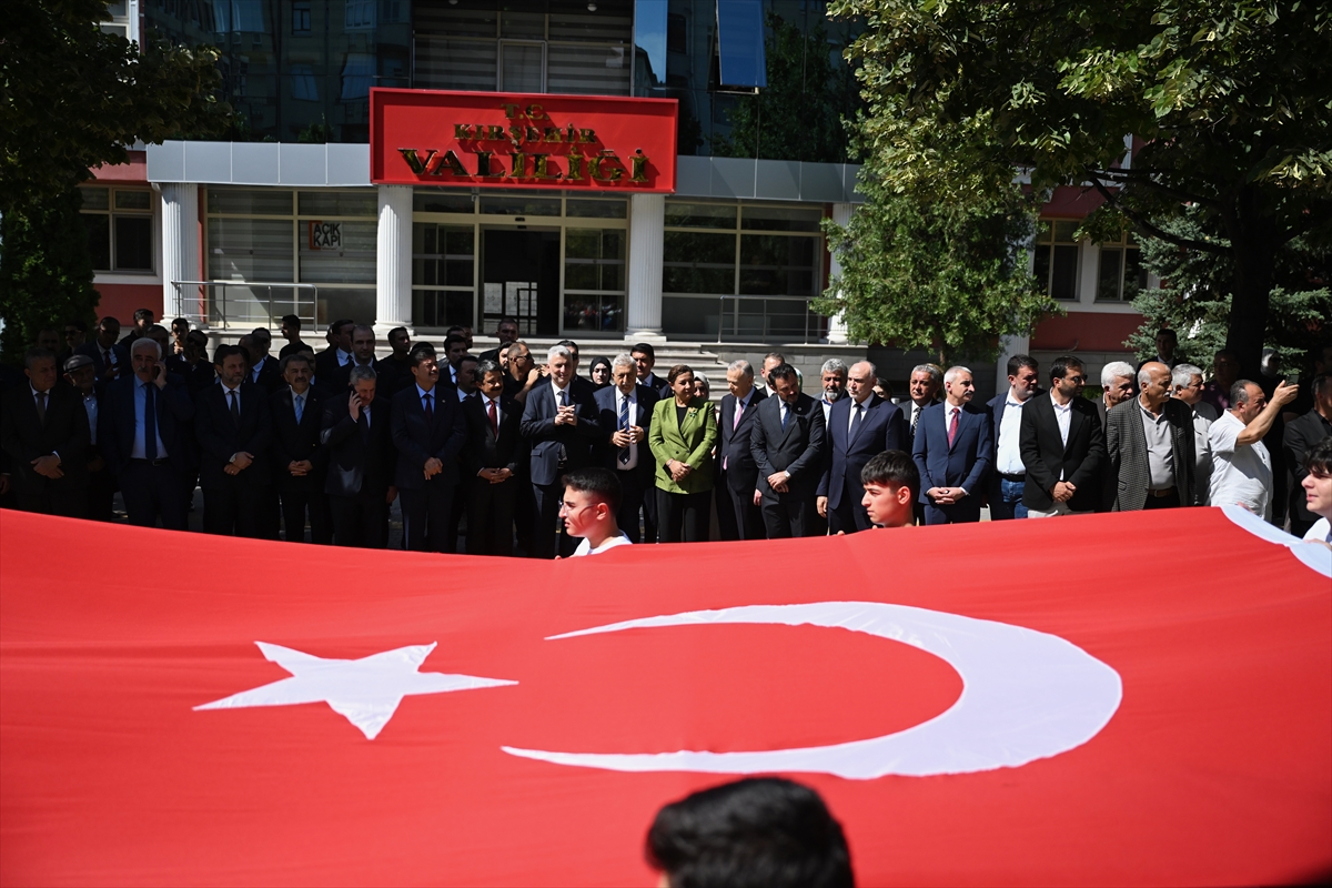 Bakan Bolat: Türkiye ekonomik istikrarla yükselen bir ülke