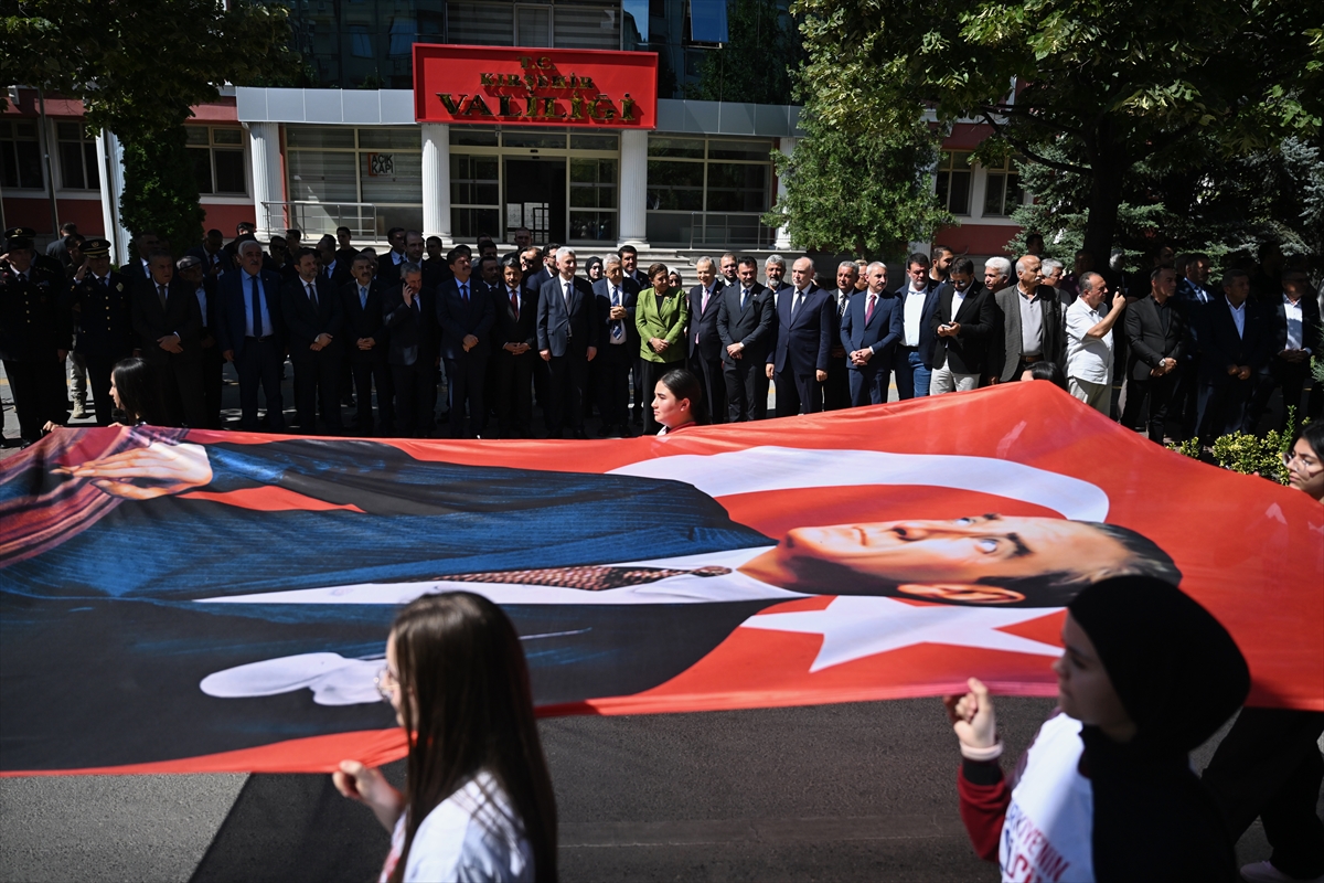 Bakan Bolat: Türkiye ekonomik istikrarla yükselen bir ülke