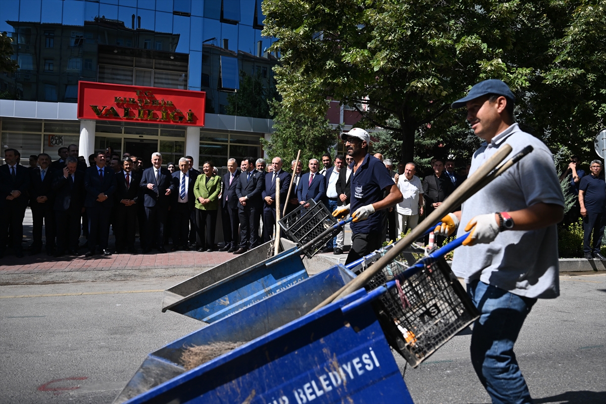 Bakan Bolat: Türkiye ekonomik istikrarla yükselen bir ülke