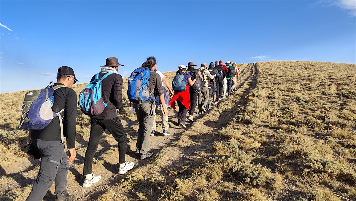 Bitlis Nemrut Kalderası: Doğaseverler zirve tırmanışı yaptı