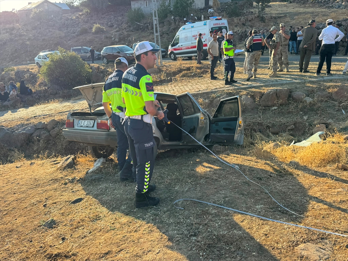 Bingöl’de Şarampole Devrilen Otomobilde 4 Kişi Yaralandı