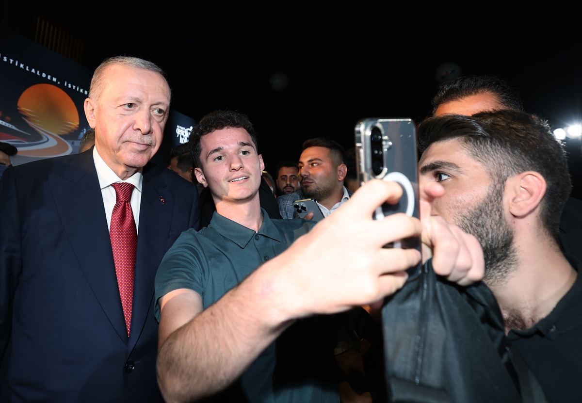 Cumhurbaşkanı Erdoğan, Samsun'da gençlerle buluştu: (2)