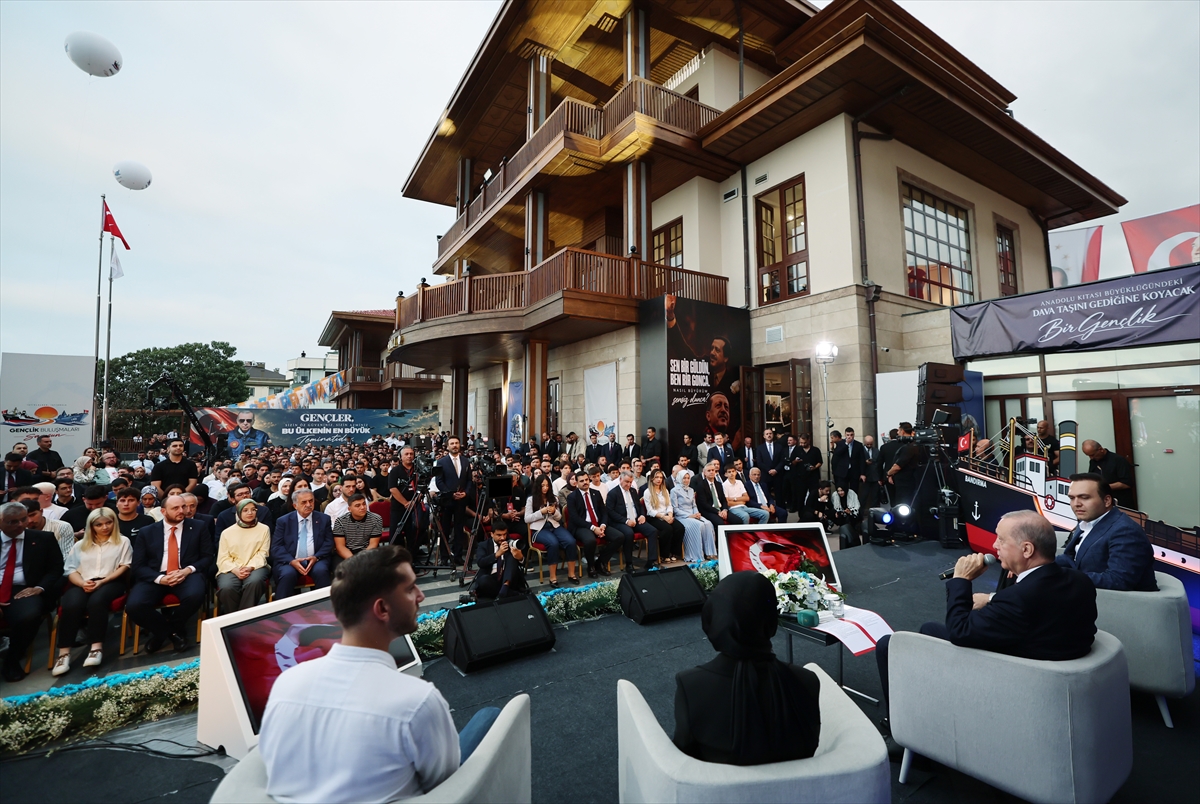 Cumhurbaşkanı Erdoğan, Samsun'da gençlerle buluştu: (2)