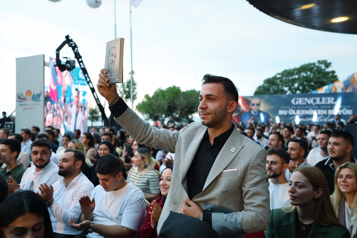 Cumhurbaşkanı Erdoğan, Samsun'da gençlerle buluştu: (2)