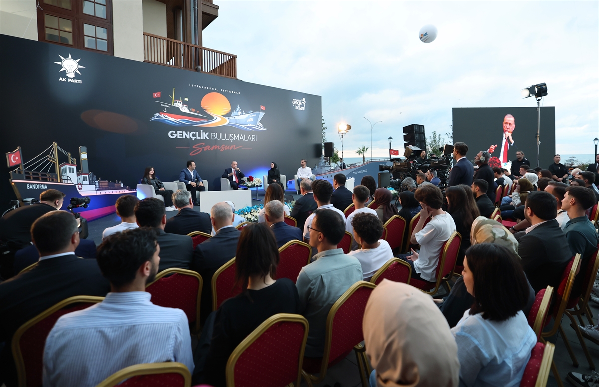 Cumhurbaşkanı Erdoğan, Samsun'da gençlerle buluştu: (2)