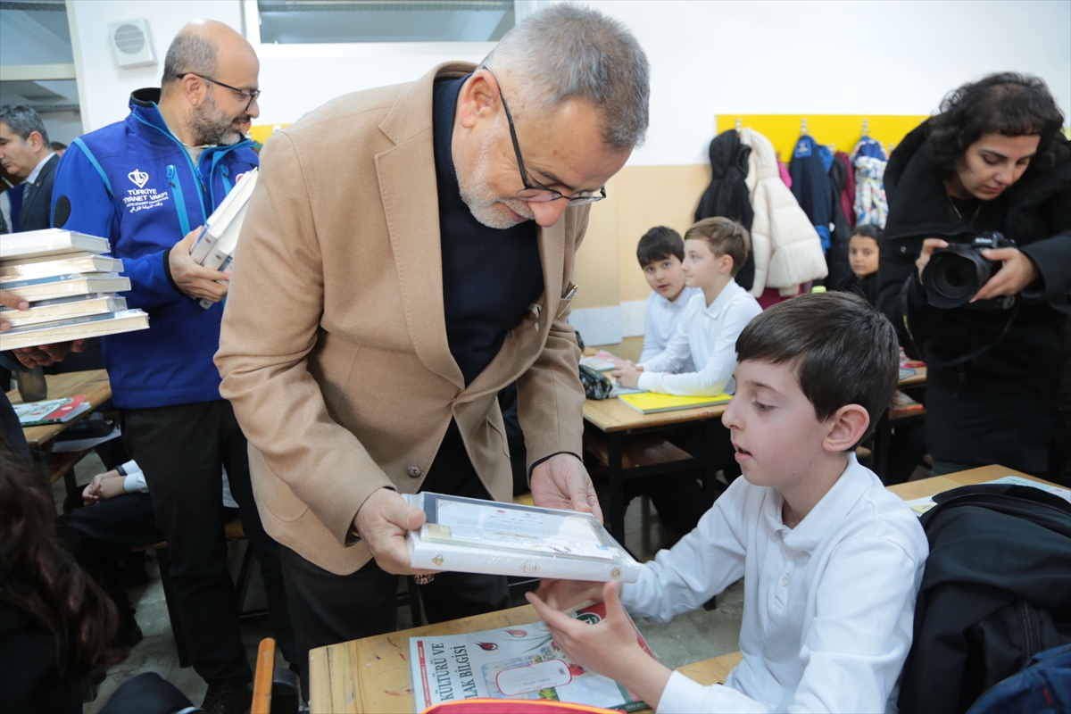 TDV: Kur'an dersini seçen öğrencilere Kur'an hediye edilecek