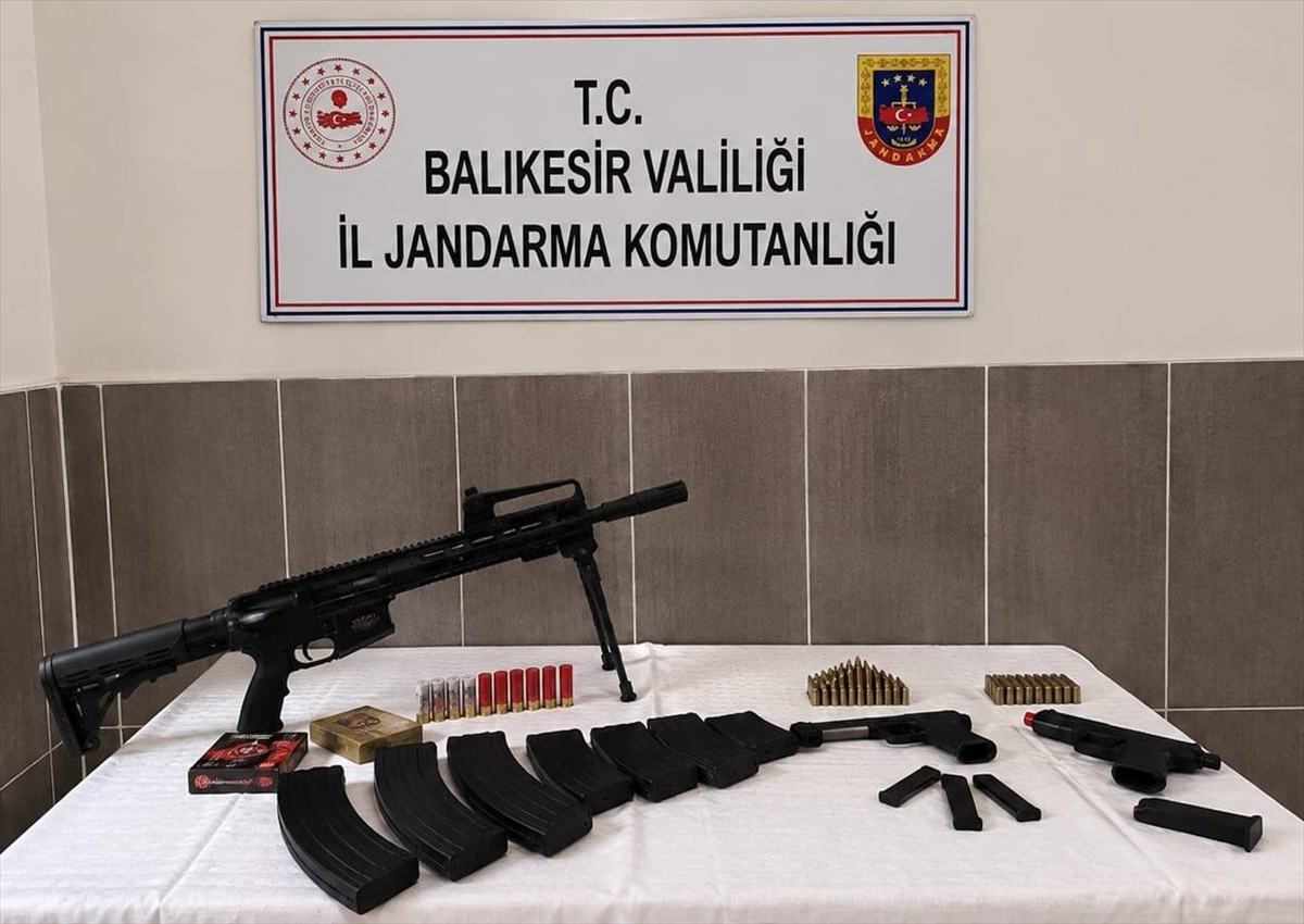 Balıkesir'de "sokaklar güvende" operasyonlarında 18 şüpheli yakalandı