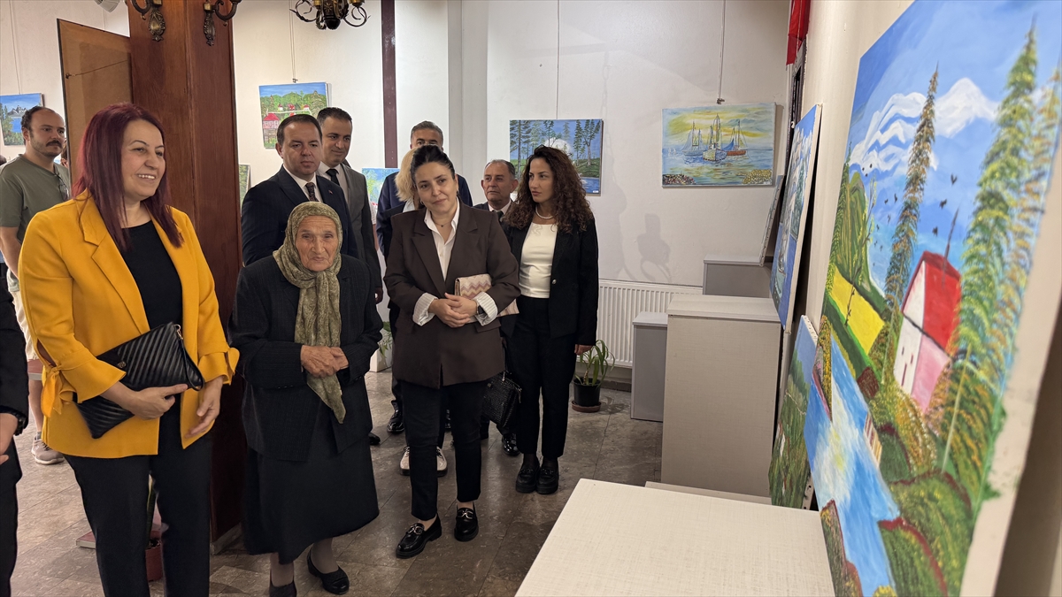 Zonguldak'ta 81 yaşında ikinci sergisini açtı