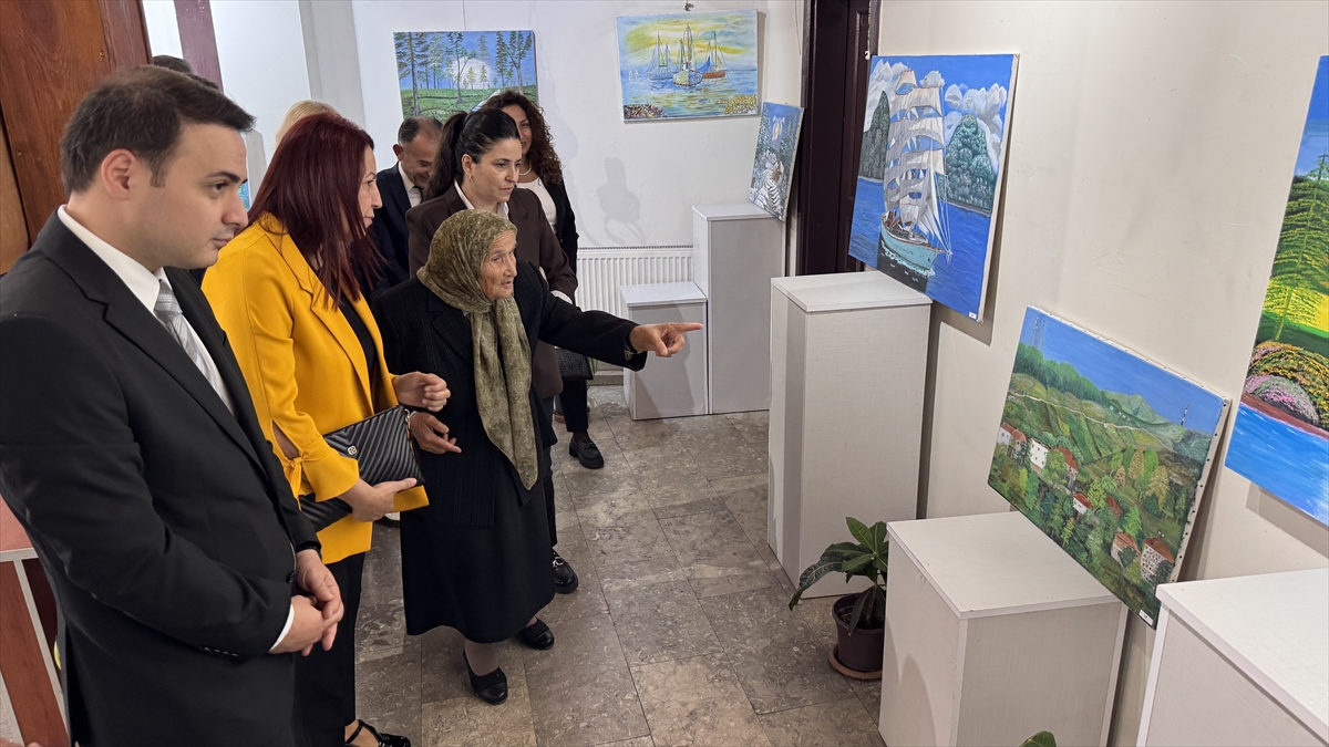 Zonguldak'ta 81 yaşında ikinci sergisini açtı