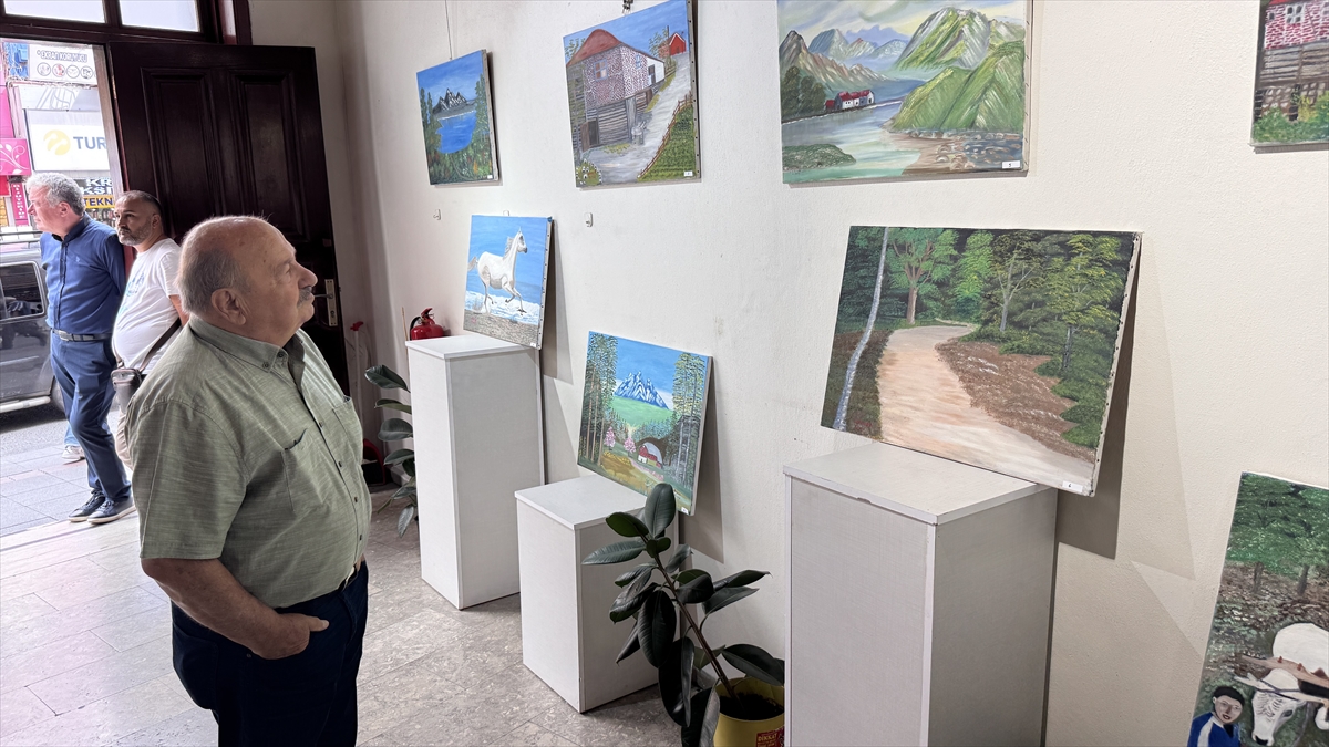Zonguldak'ta 81 yaşında ikinci sergisini açtı