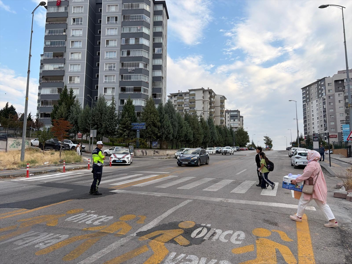 Okul çevrelerinde güvenlik denetimleri sürüyor